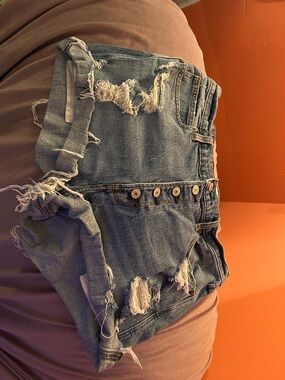 Abercrombie & Fitch Ultra High Rise Mom Shorts - Light Blue Denim